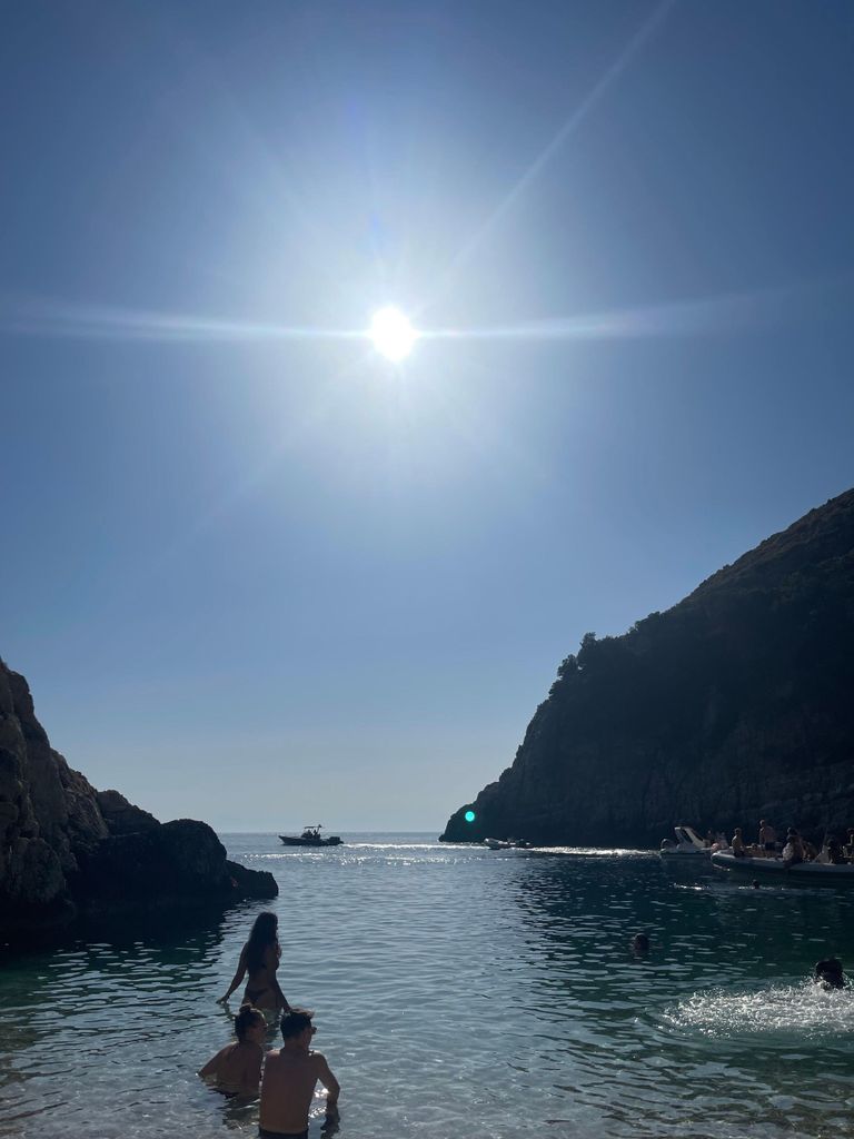 Haxhi Ali Höhle & Saint Vasil Strandtour ab Vlore