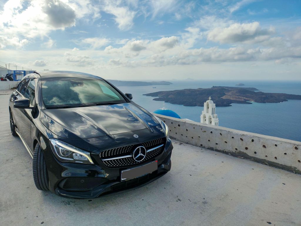 Santorini: Privates Auto mit Fahrer mieten (Stundenservice)