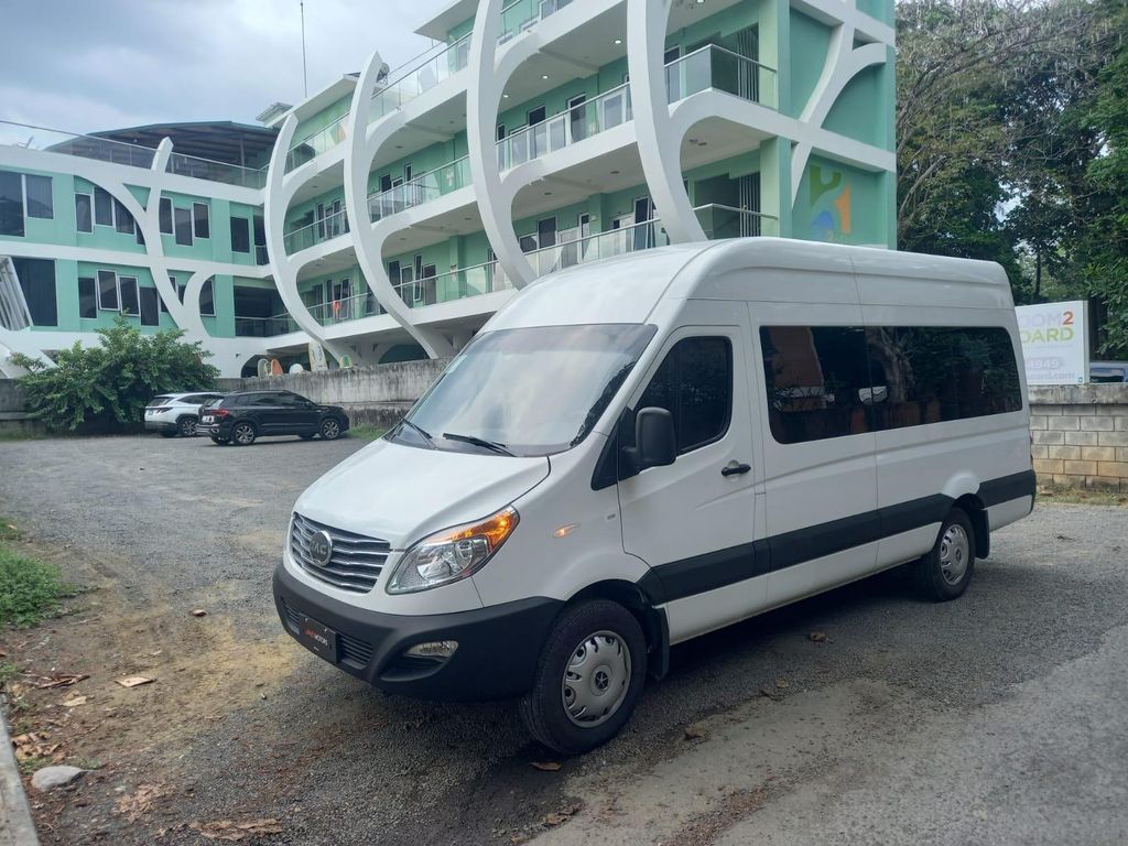 Monteverde: Gemeinschafts-Shuttle nach Jaco oder Manuel Antonio