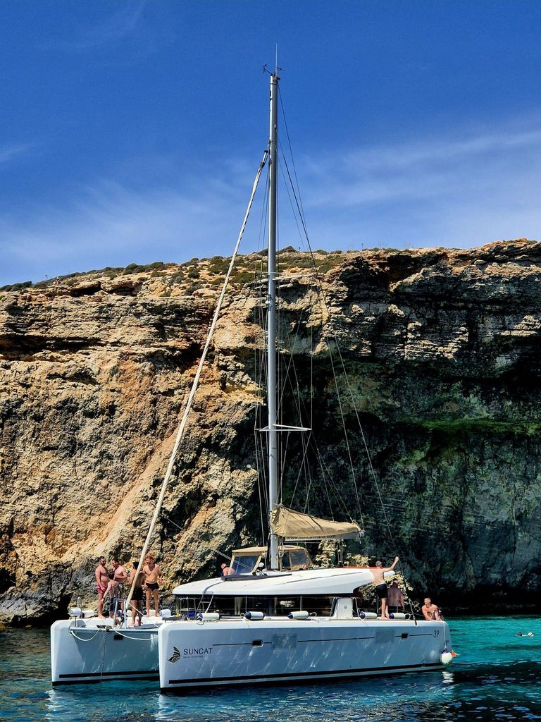 St. Paul's Bay: Halbtägige malerische Katamaran-Tour mit Drinks