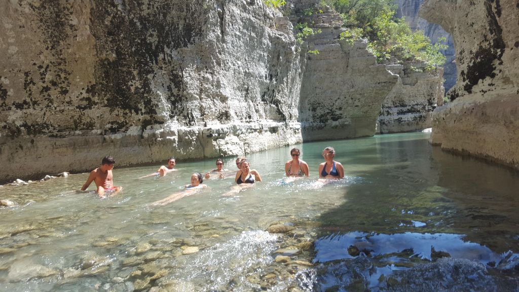 Berat: Osum-Schlucht und Bogove-Wasserfall-Tour