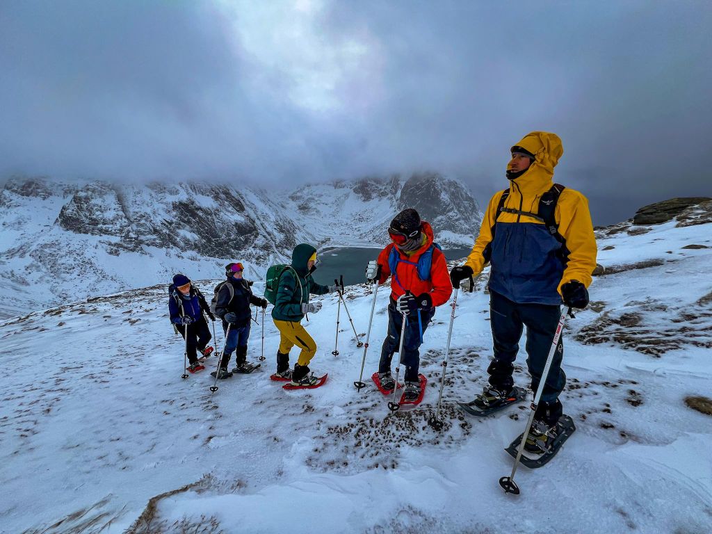 Lofoten: Halbtagestour mit Schneeschuhen