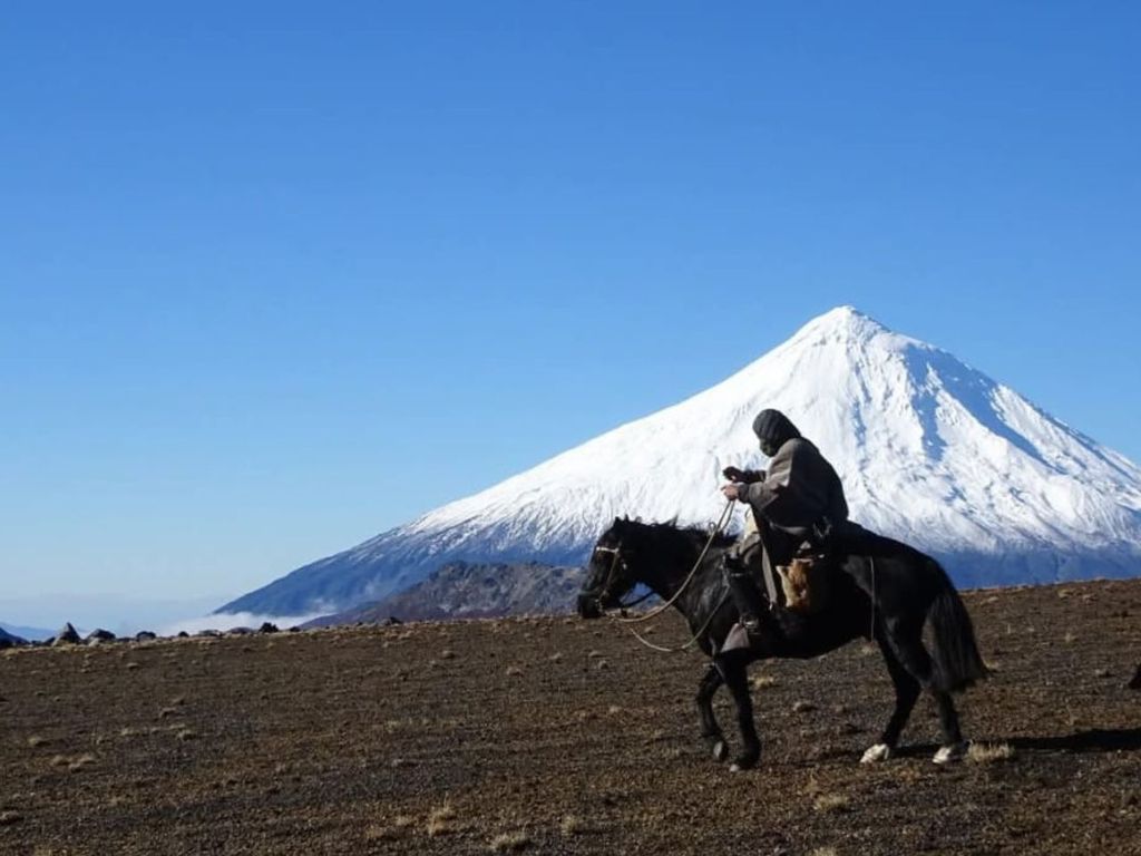 Pucón: Ausritt rund um den Vulkan Quetrupillan.
