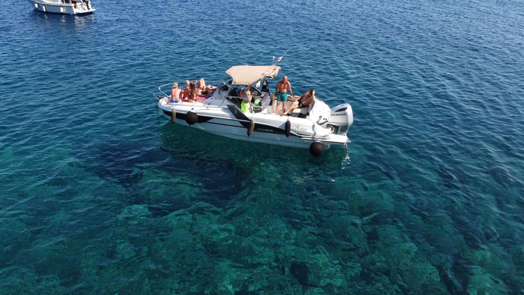 Cavo oder Rio Jachthafen: deine private Motorboot-Tour mit Skipper