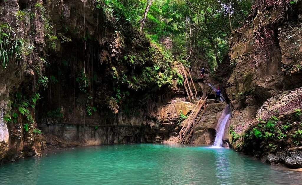 Amber Cove/Taino Bay: 7 Wasserfall Tour mit Schwimmen und Mittagessen