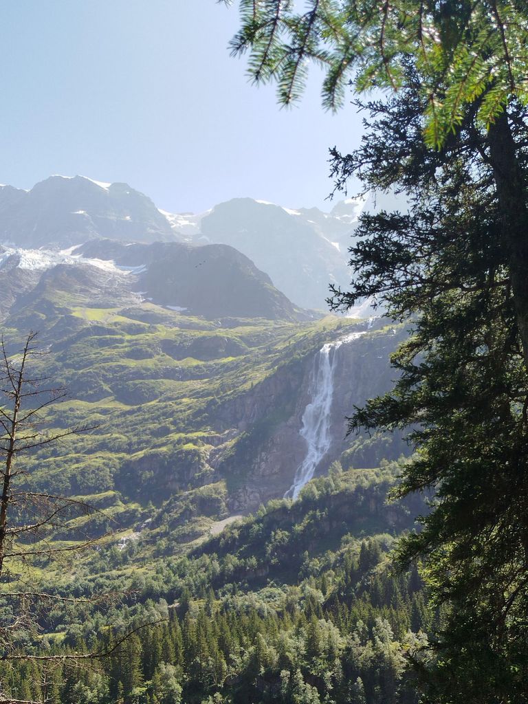 Abseits der ausgetretenen Pfade - Wanderung auf der Rückseite des Lauterbrunnentals