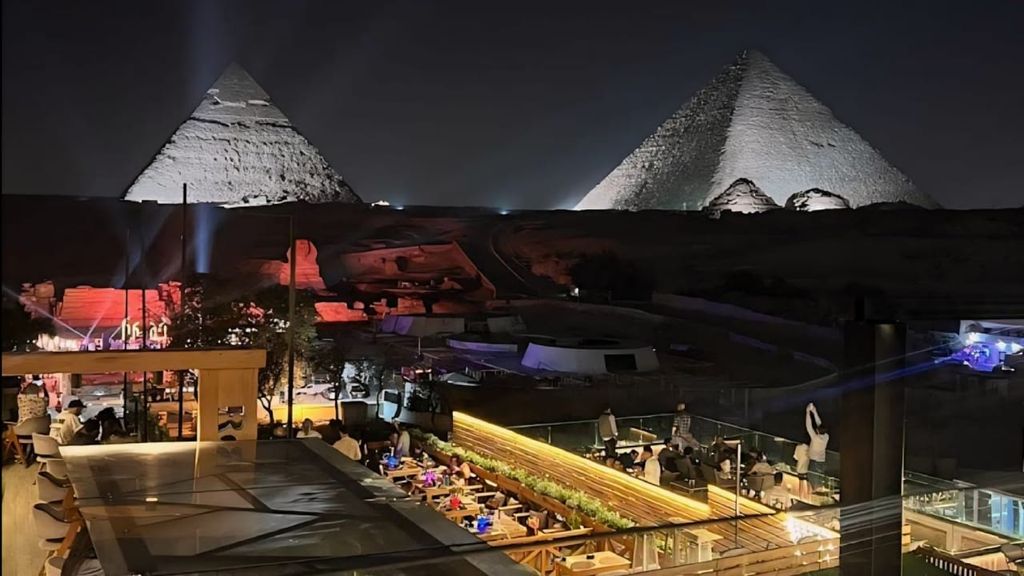 Gizeh: Abendessen mit Pyramiden rund um dich auf dem Rooftop7000