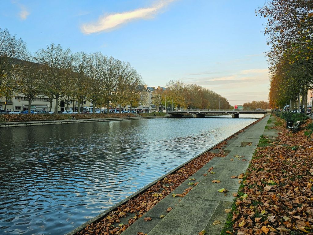 Caen, das Murmeln von Wasser und Stein – eine kommentierte Tour durch eine Stadt des Wassers