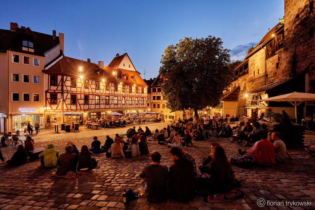 Nürnberg: Die Altstadt im Abendlicht - IN DEUTSCH