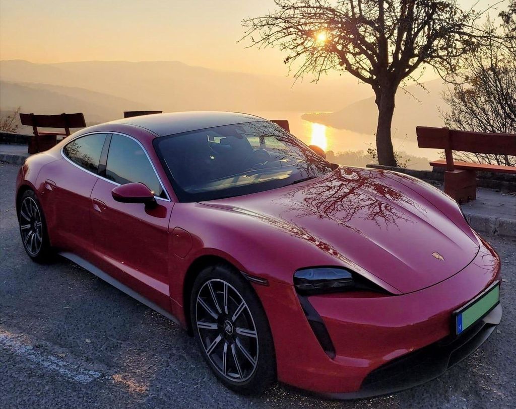 Budapest: Königliches Donauknie, Luxusausflug mit dem Porsche Taycan