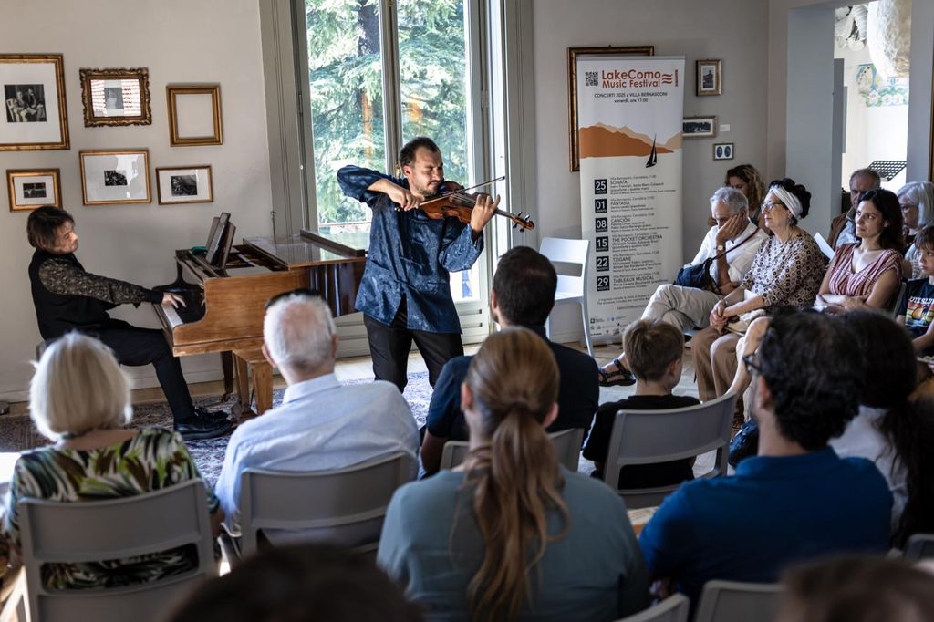 Führung durch die Villa Bernasconi + Exklusives Konzert + Glas Prosecco