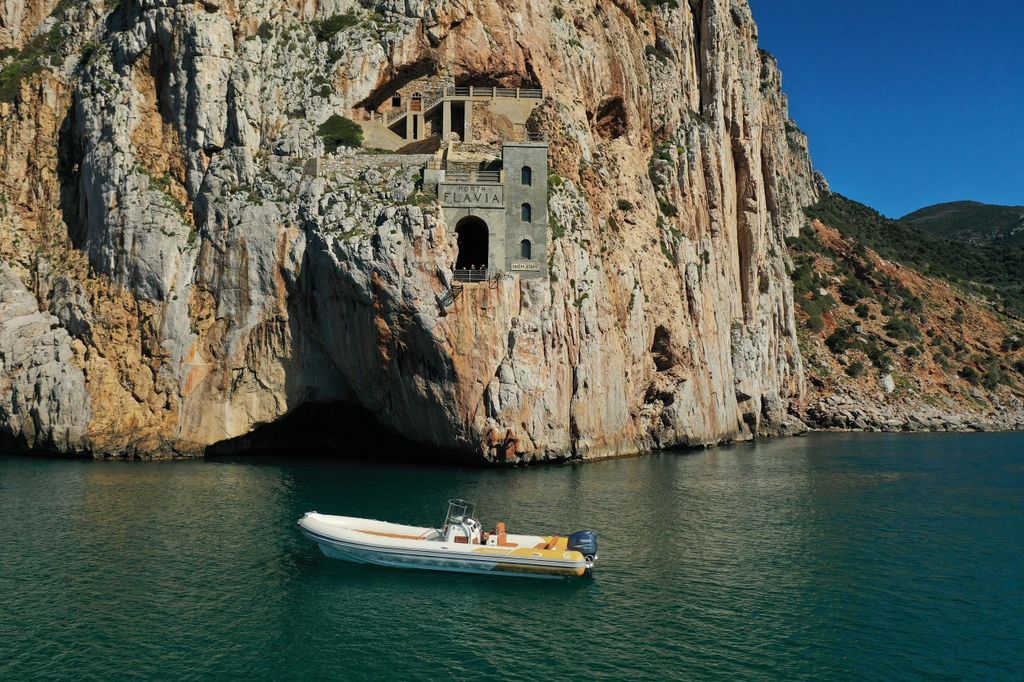 Buggerru: Luxus-Bootsfahrt zu den Minen im Blau