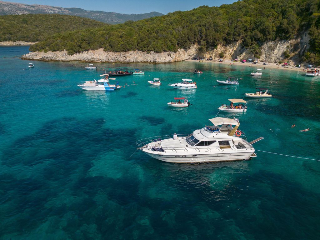 Von Korfu: Luxusyachtfahrt nach Syvota und zur Blauen Lagune