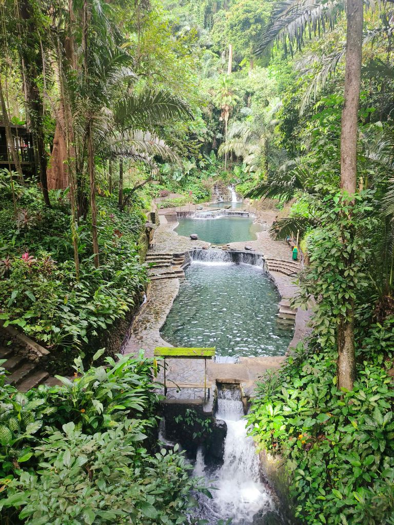 Manila: Tour zu den Hidden Valley Springs & dem Padre Pio-Schrein