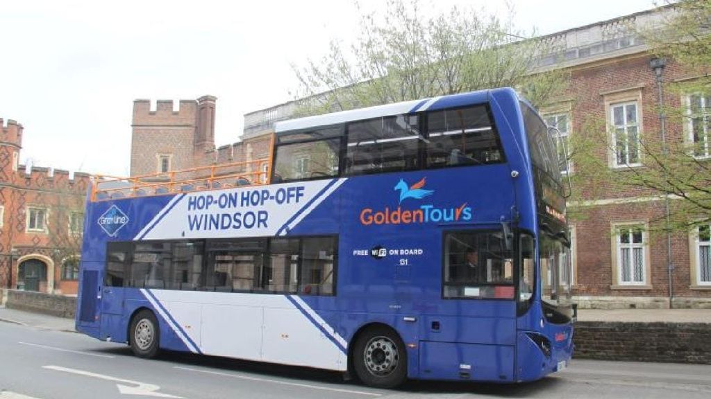 Windsor: Golden Tours Open Top Hop-on Hop-off Bus Tour
