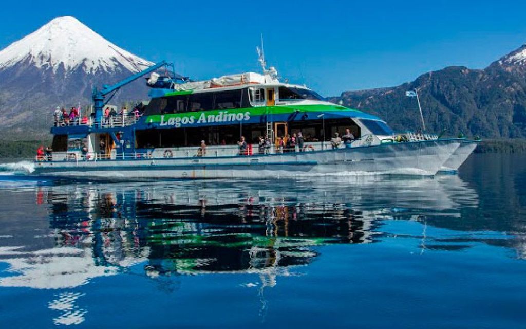 Puerto Montt: Tagestour nach Peulla mit Bootsfahrt
