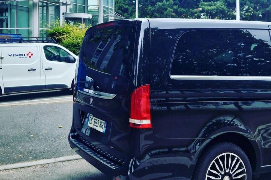 Privatreisen nach Paris und zu seinen Flughäfen ab Le Havre