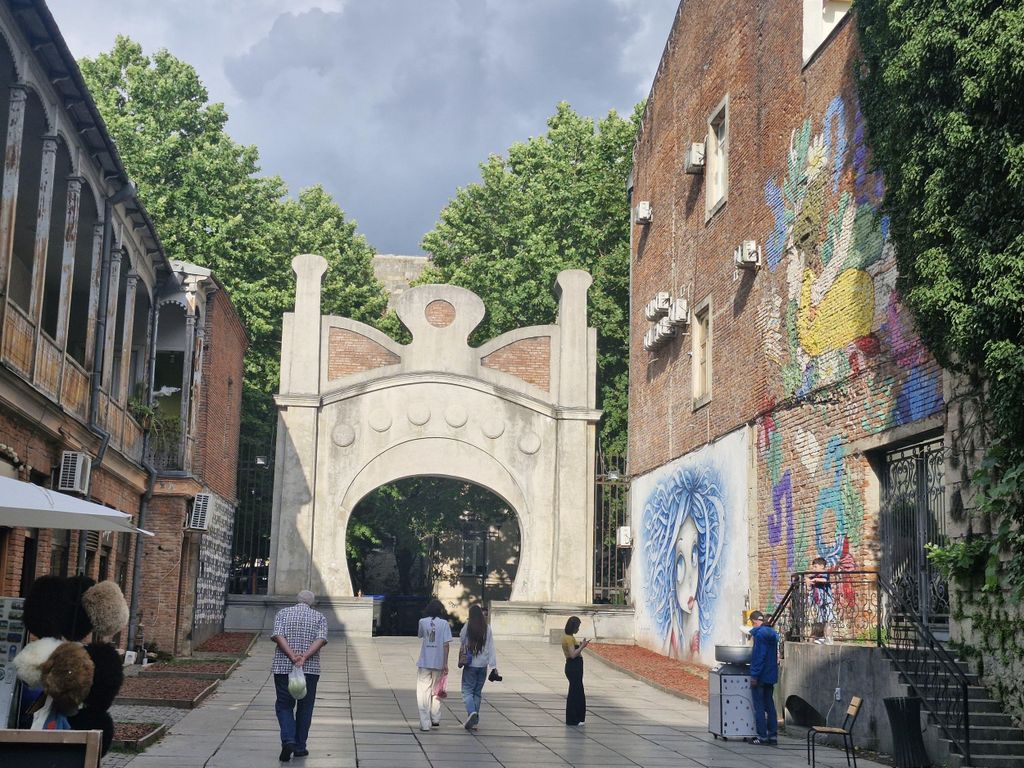 Kutaisi: Rundgang & verlassene Sanatorien von Tskaltubo