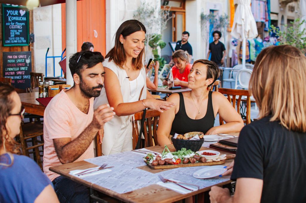 Victoria, Gozo: Abendliche Tour mit Essen und Trinken