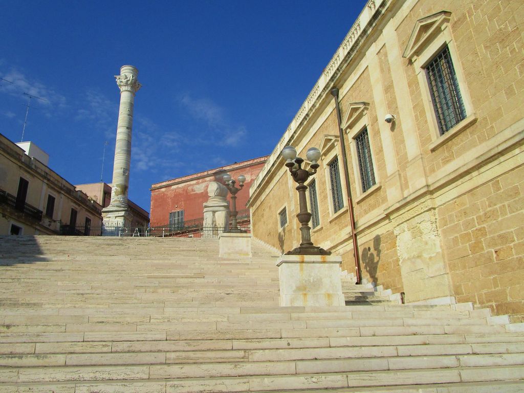 Entdecke Brindisi mit einer Audioguide-Tour mit professionellem Gerät