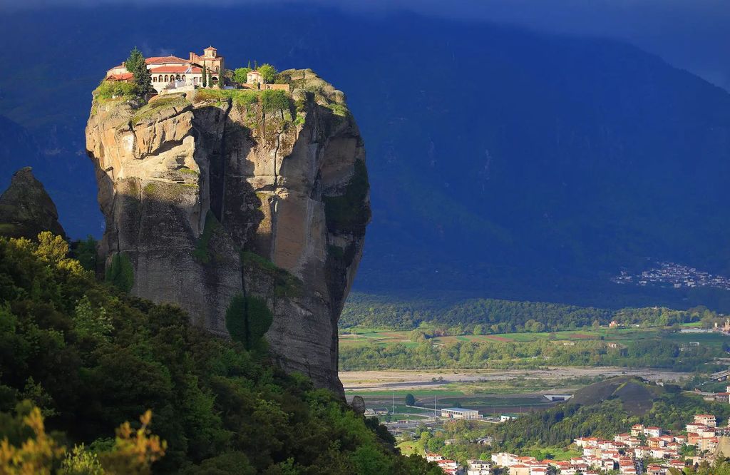 Volos: Tour zu den Meteora-Klöstern, nach Trikala und zum Pilzmuseum