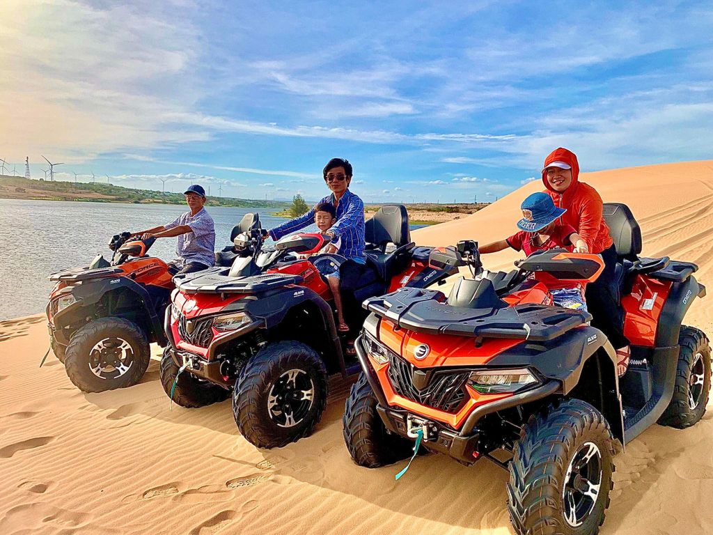 Mui Ne: Sonnenaufgang /Sonnenuntergang Jeep Tour mit Quad ATV & Guide