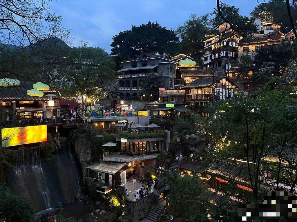Chongqing: Nächtliche Tour zu zwei Flüssen mit Guide – kleine Gruppe