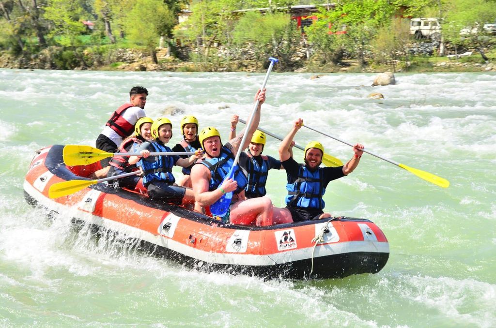 Antalya/Belek: Rafting mit Quad-Safari, Zipline-Optionen