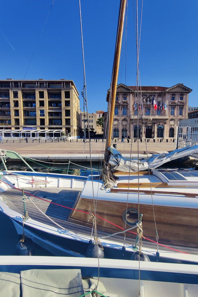 Privater Gruppenausflug auf einem Marseiller Segelboot mit einem lokalen Kapitän