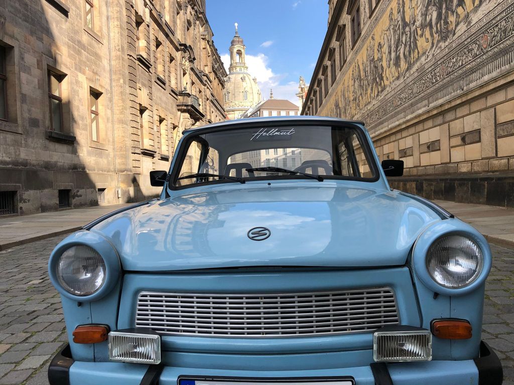 Dresden: 150-Minuten Trabi Tour als geführte Stadtrundfahrt