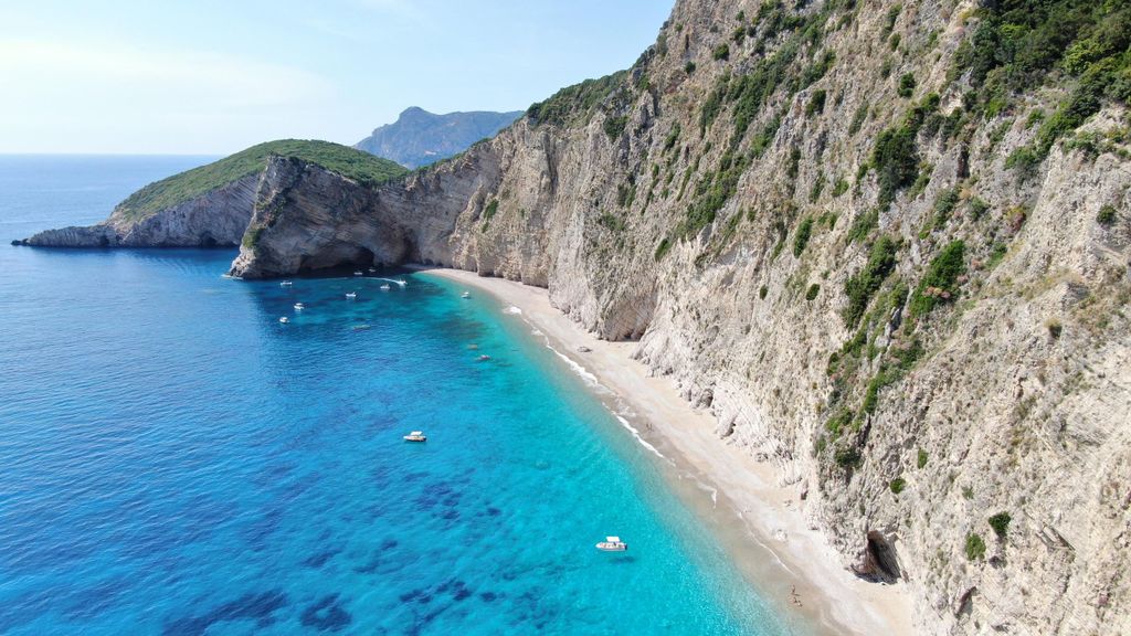 Paleokastritsa: Bootstour zum Paradies, zum Yali-Strand und zu den Blauen Höhlen