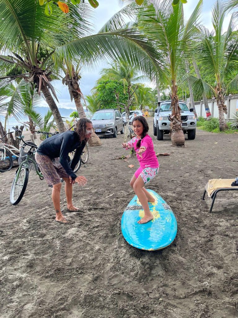 Jacó: Surfkurs mit zertifiziertem Kursleiter