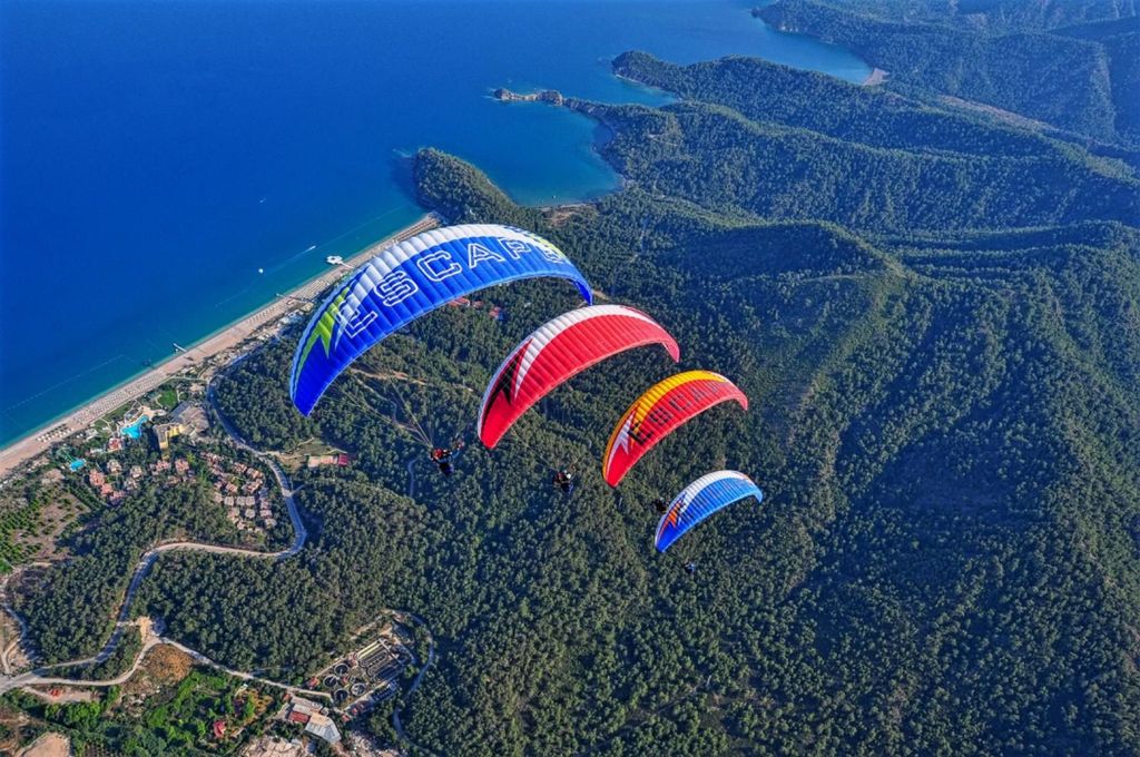 Kemer: Paragliding mit Hoteltransfer und Seilbahn