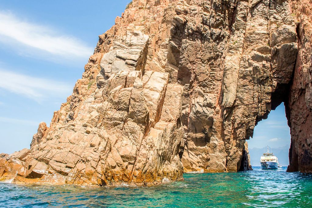 Von Ota: Umweltfreundliche Bootstour im Naturpark Scandola