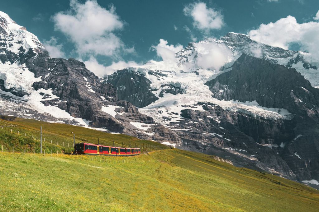 Ab Zürich: Tagestour zum Jungfraujoch – Top of Europe in kleiner Gruppe
