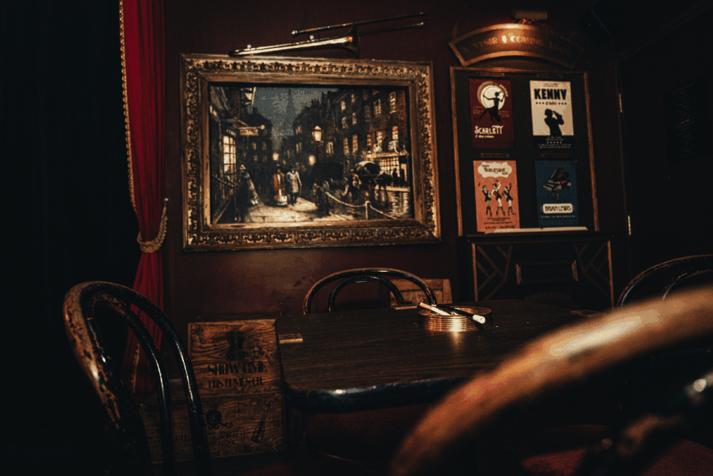 Laval: Piccadilly Cabaret Revisited Escape Game