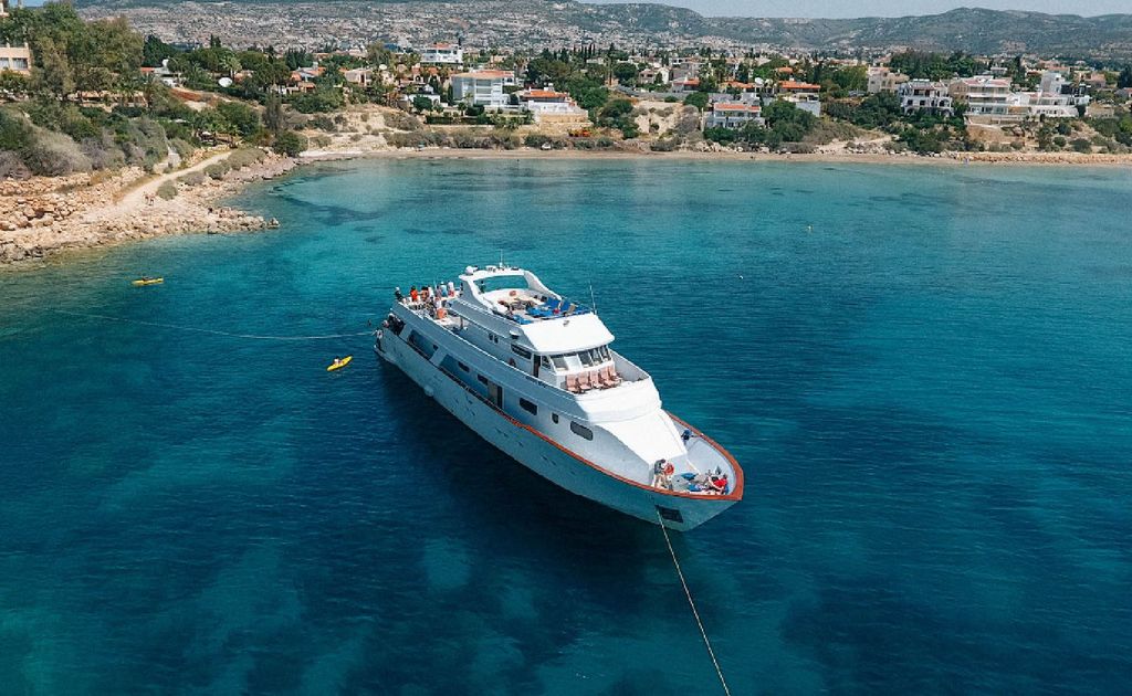 Ab Pafos: Ocean Flyer VIP-Kreuzfahrt - nur für Erwachsene