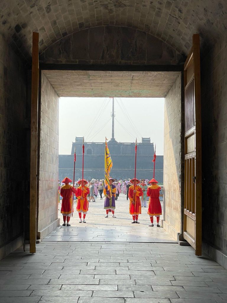 Rundgang durch die Kaiserstadt Hue: Zitadelle und Verbotene Stadt
