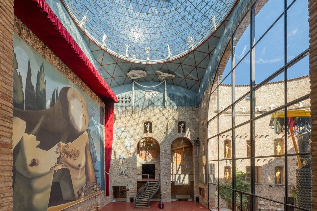 Figueres: Führung durch das Dalí-Theater-Museum mit Tickets