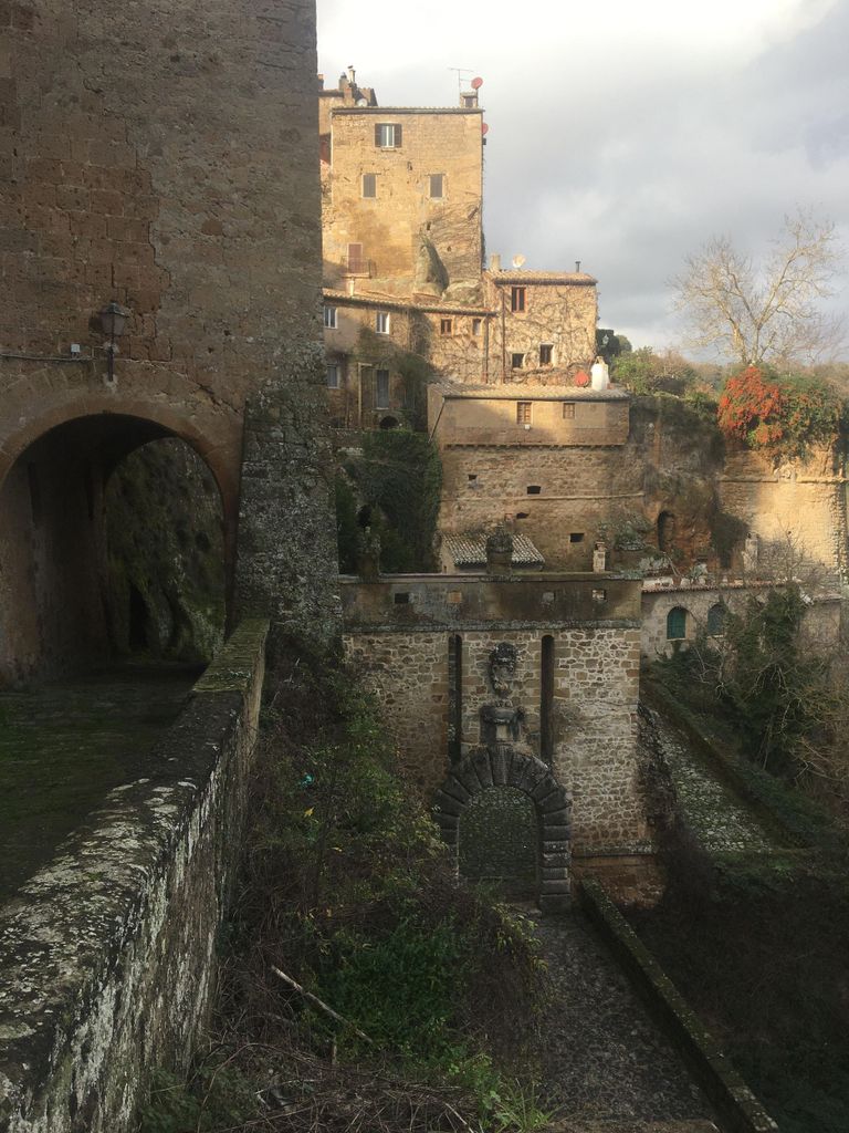 Wandern durch Sorano und die Vie Cave